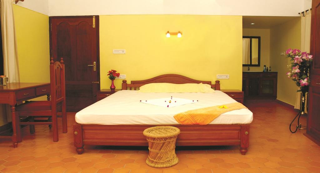 Amrutham Ayurvedic Village Resort Kovalam Phòng bức ảnh
